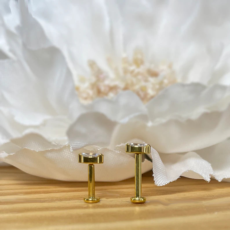 ✨ Titanium Marquise CZ Top Threadless Labret Bar