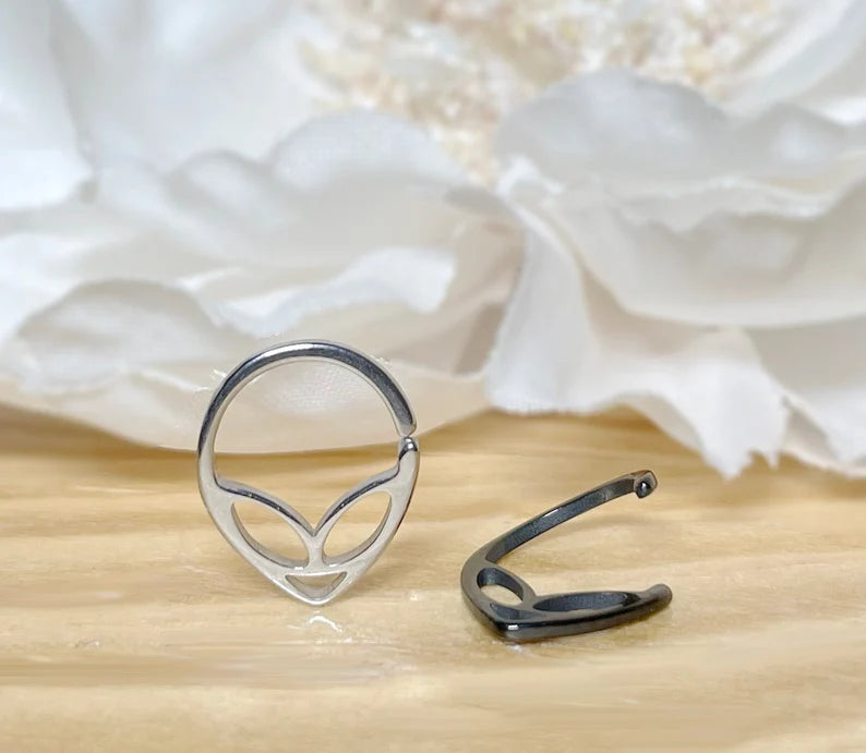 ✨ Alien Bendable Hoop Ring