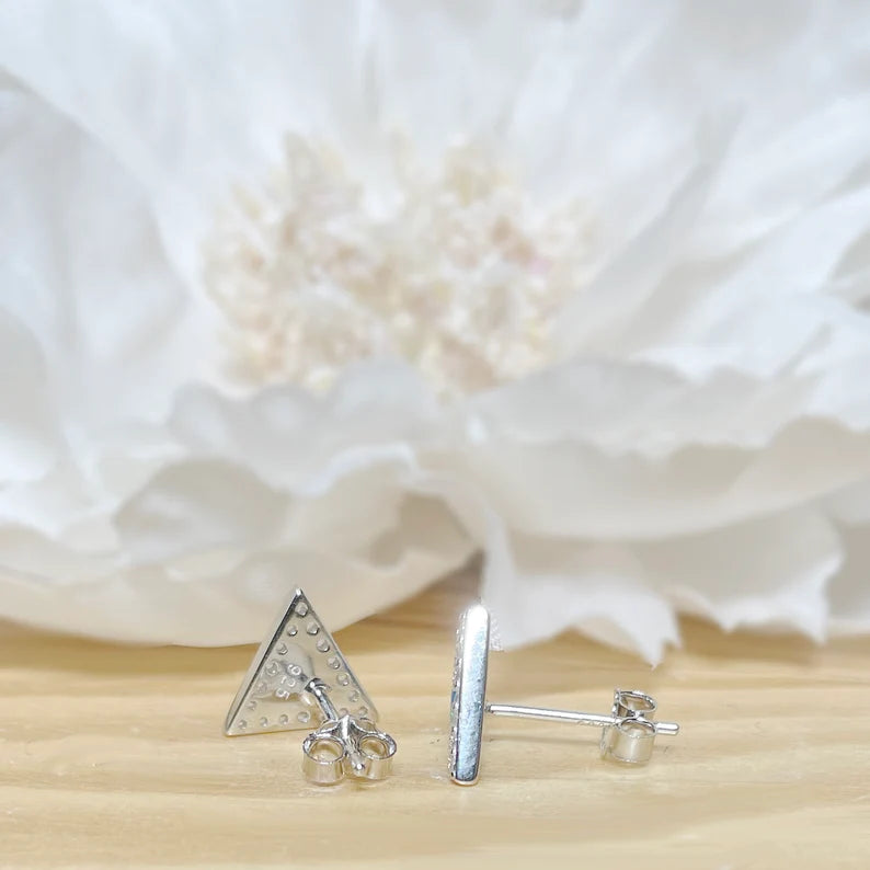 ✨ 925 Silver Triangle Opal Stud Earrings