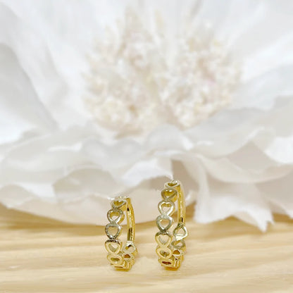 ✨ Stainless Steel Heart Hinged Clicker Hoop 16G