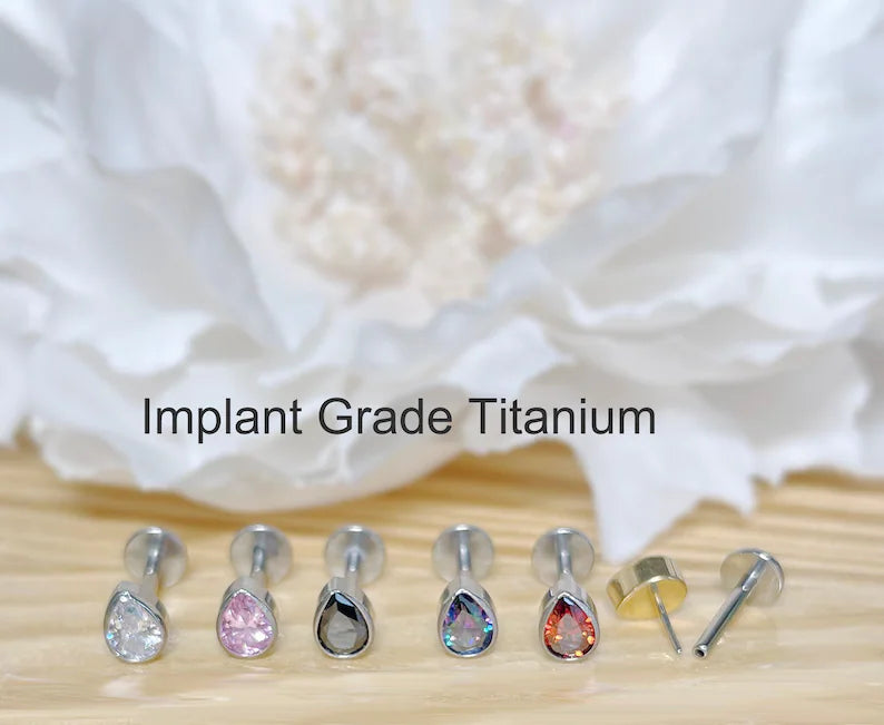 ✨ Titanium Teardrop CZ Top Threadless Labret Bar