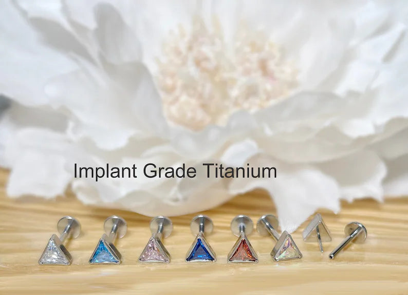 ✨ Titanium Triangle CZ Top Threadless Labret Bar