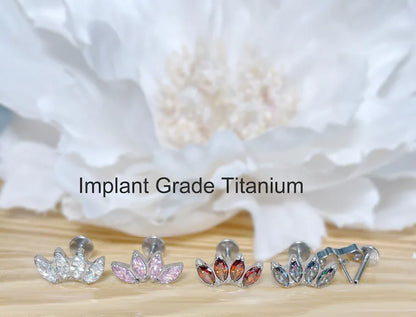 ✨ Titanium 4-Marquise CZ Fan Top Threadless Labret Bar