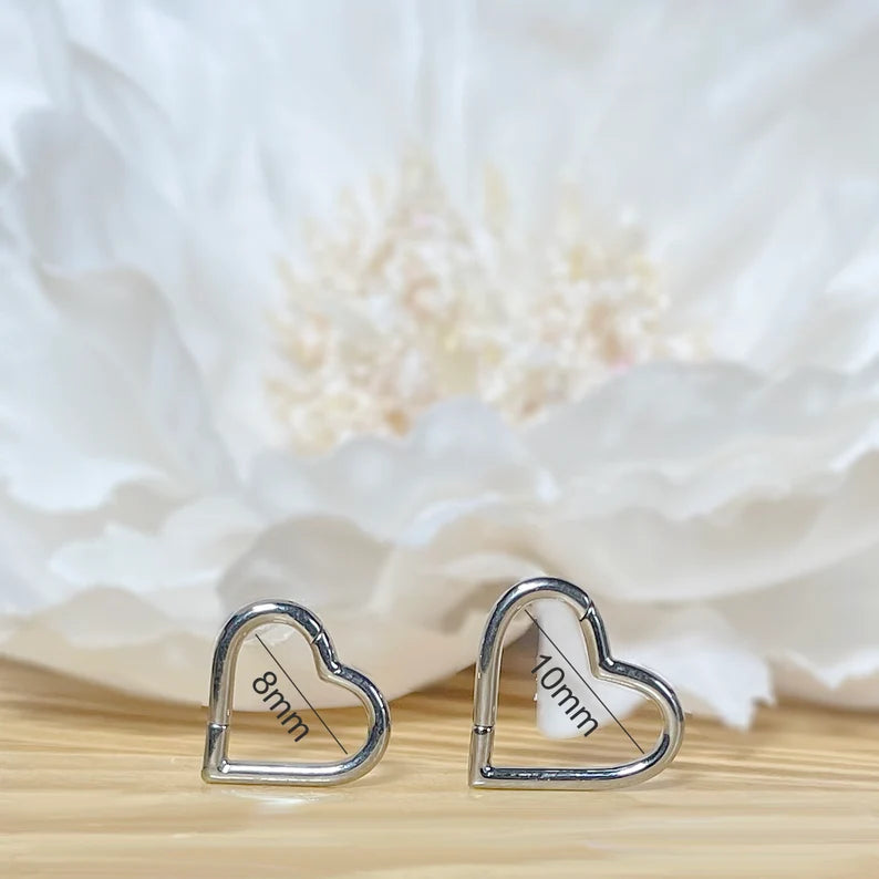 ✨ Titanium Heart-Shaped Hinged Segment Hoop Ring