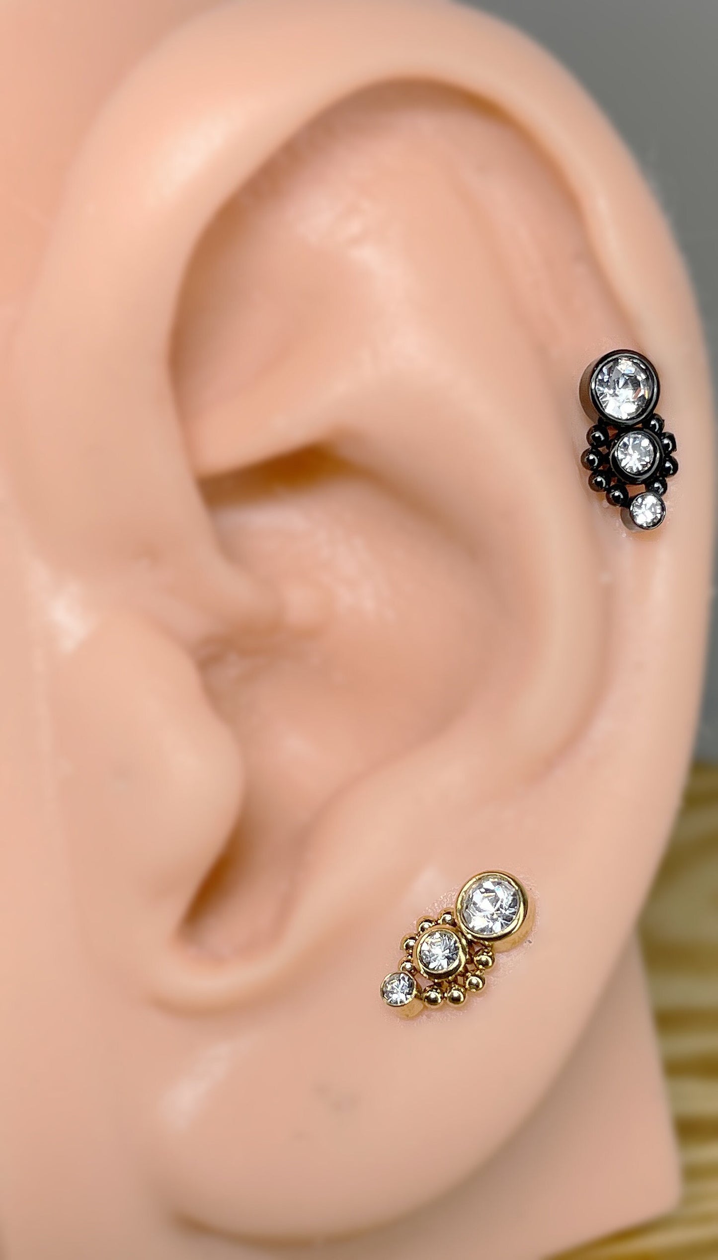 ✨ Surgical Steel Triple CZ with Ball Cluster Internally Threaded Flat Back Labret 16G