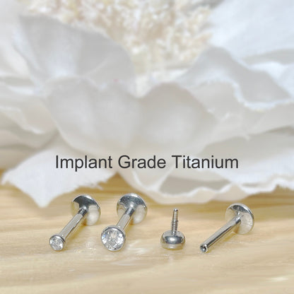 ✨ Titanium Bezel CZ Internally Threaded Convex Labret 18G