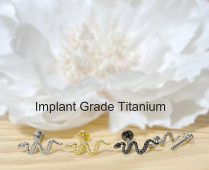 ✨ Titanium Snake Internally Threaded Labret Bar 16G
