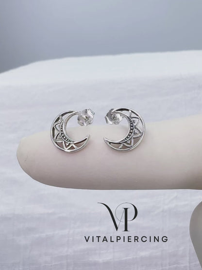 ✨ 925 Silver Moon Stud Earrings