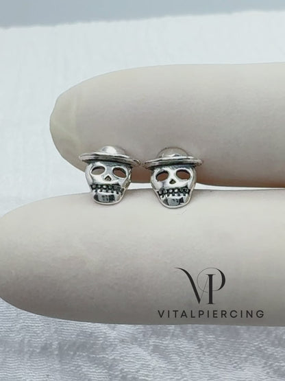 ✨ 925 Silver Skull Stud Earrings