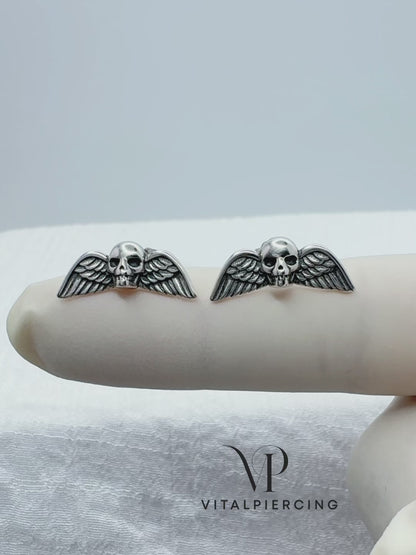 ✨ 925 Silver Skull Wing Stud Earrings